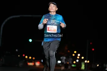 Runner Photo 4381251