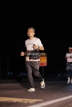 Runner Photo 4381344