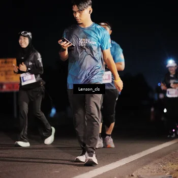 Runner Photo 4381627