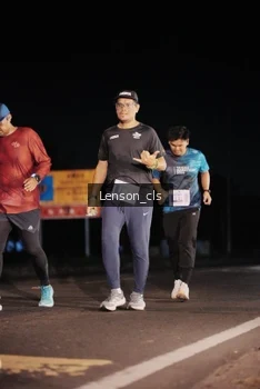 Runner Photo 4381634