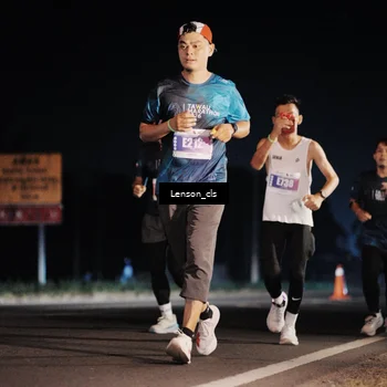 Runner Photo 4381743