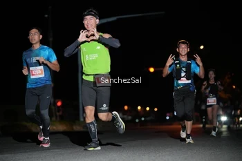 Runner Photo 4381762