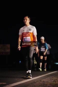 Runner Photo 4381875