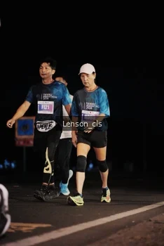 Runner Photo 4381895