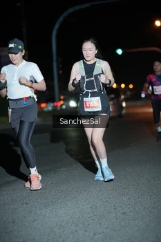 Runner Photo 4383091