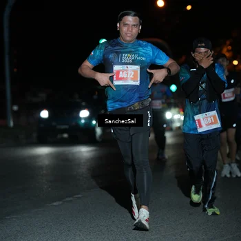 Runner Photo 4383184
