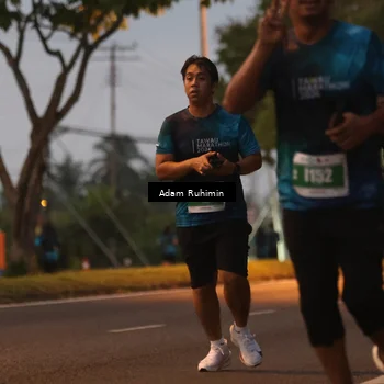 Runner Photo 4383247