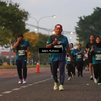 Runner Photo 4383408
