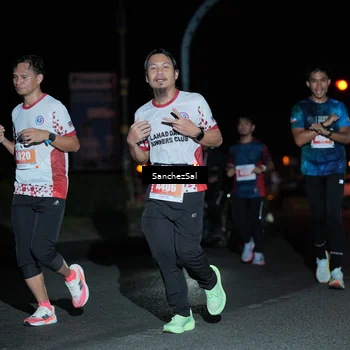 Runner Photo 4383435