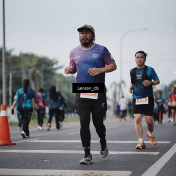 Runner Photo 4383454