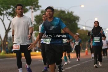 Runner Photo 4383474