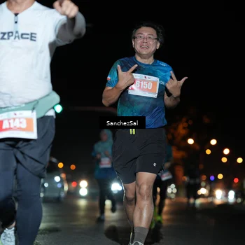 Runner Photo 4383475