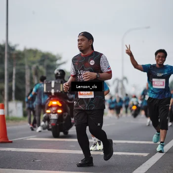 Runner Photo 4383545