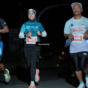 Runner Photo 4383564