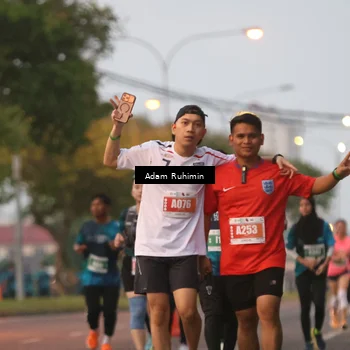 Runner Photo 4383618
