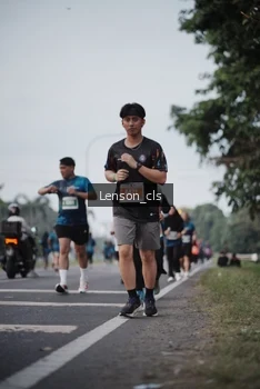 Runner Photo 4383691