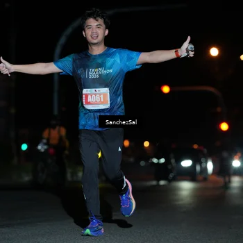 Runner Photo 4383697