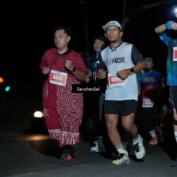 Runner Photo 4383723