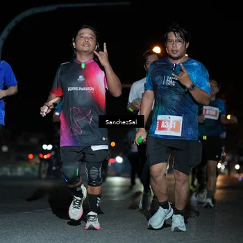 Runner Photo 4383787