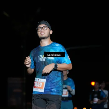 Runner Photo 4383899