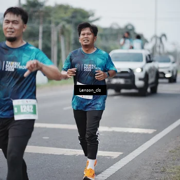 Runner Photo 4384002