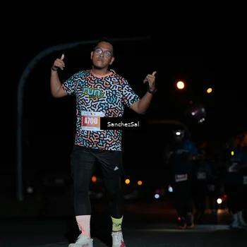 Runner Photo 4384049