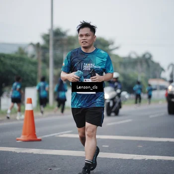 Runner Photo 4384151