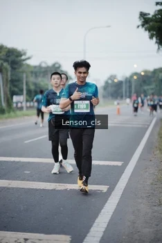 Runner Photo 4384257