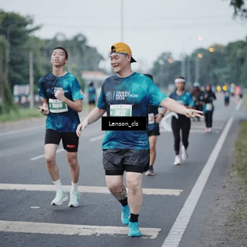 Runner Photo 4384356