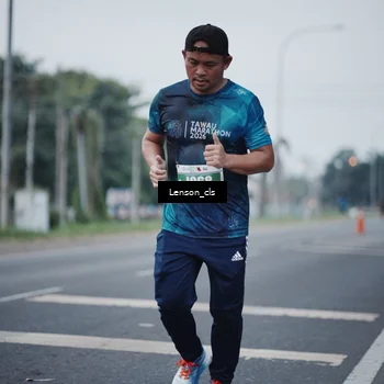 Runner Photo 4384443