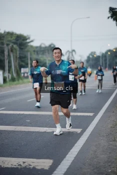Runner Photo 4384535
