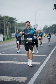 Runner Photo 4384536