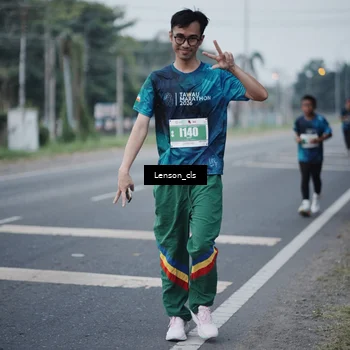 Runner Photo 4384606