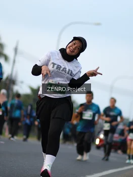 Runner Photo 4385113