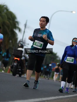 Runner Photo 4385255