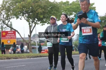 Runner Photo 4385310