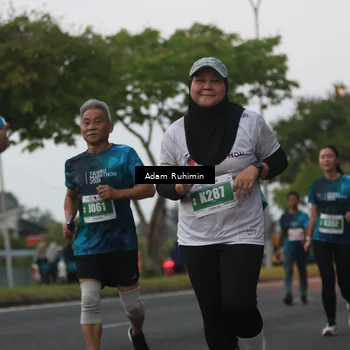 Runner Photo 4385318