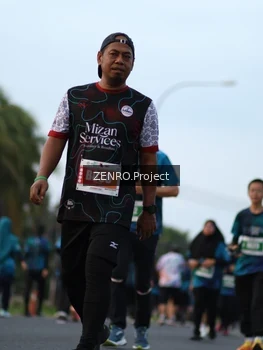 Runner Photo 4385324
