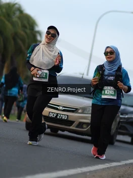 Runner Photo 4385342
