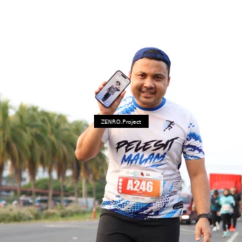 Runner Photo 4385344
