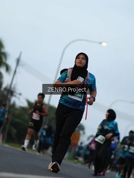 Runner Photo 4385383