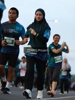 Runner Photo 4385420
