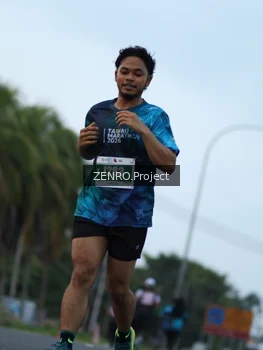 Runner Photo 4385477