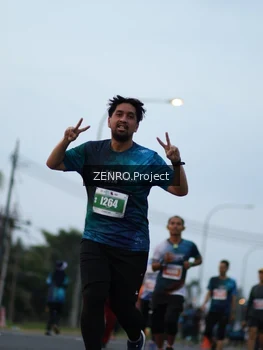 Runner Photo 4385485