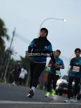 Runner Photo 4385565