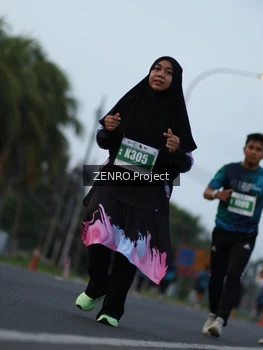 Runner Photo 4385605