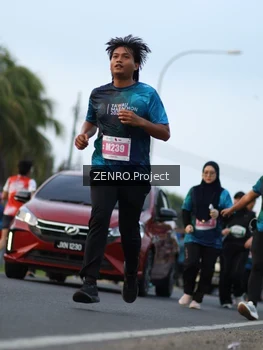 Runner Photo 4385615