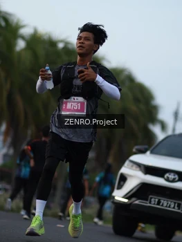 Runner Photo 4385616