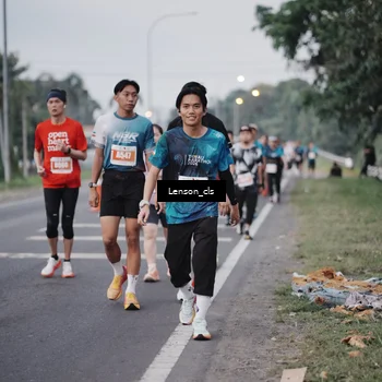 Runner Photo 4385681