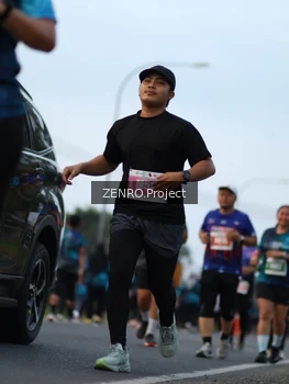 Runner Photo 4385711
